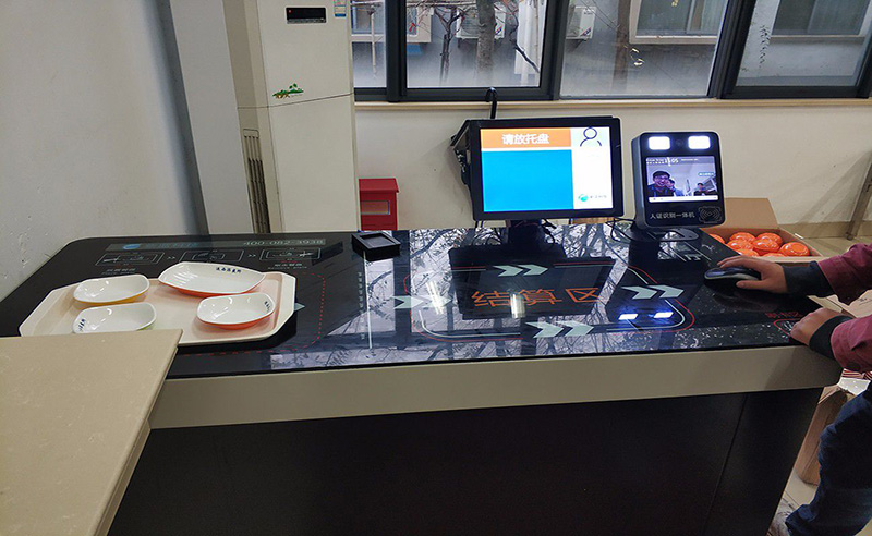 苏州市运西派出所使用我公司智慧餐台人脸识别现场